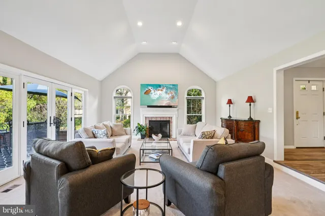 $1,250,000 | 437 Windrow Clusters Drive, Moorestown, NJ 08057