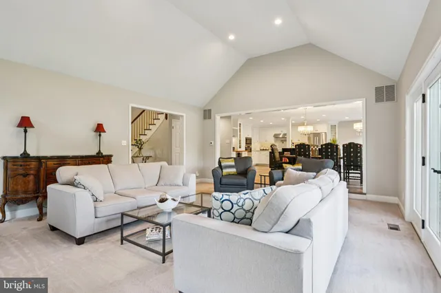 $1,250,000 | 437 Windrow Clusters Drive, Moorestown, NJ 08057