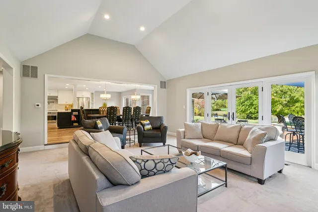 $1,250,000 | 437 Windrow Clusters Drive, Moorestown, NJ 08057