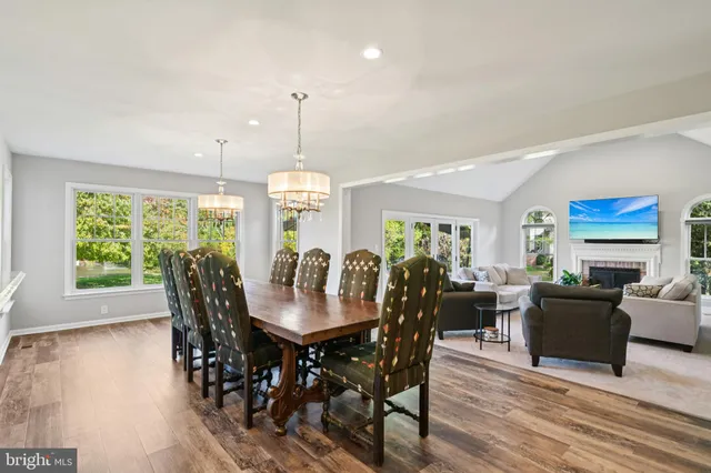 $1,250,000 | 437 Windrow Clusters Drive, Moorestown, NJ 08057