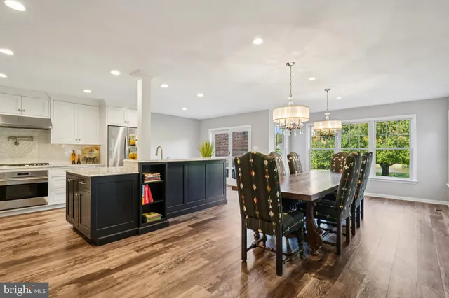 $1,250,000 | 437 Windrow Clusters Drive, Moorestown, NJ 08057