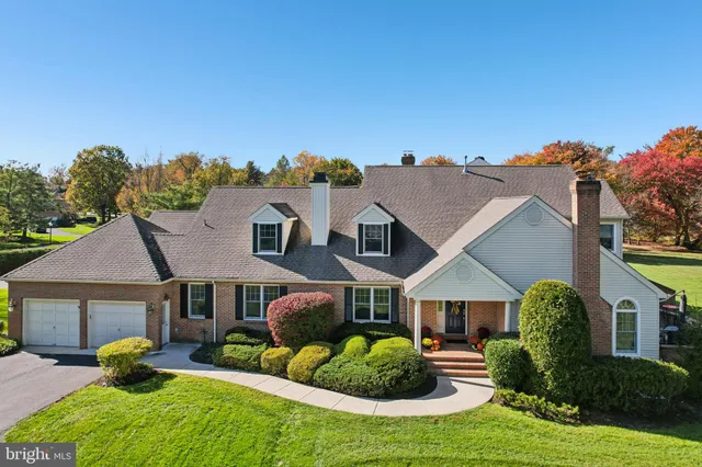 $1,250,000 | 437 Windrow Clusters Drive, Moorestown, NJ 08057