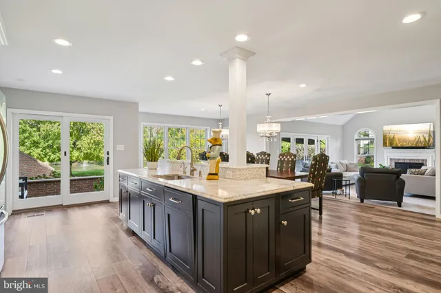 $1,250,000 | 437 Windrow Clusters Drive, Moorestown, NJ 08057