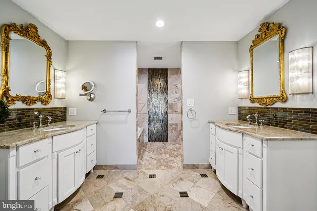 $1,250,000 | 437 Windrow Clusters Drive, Moorestown, NJ 08057