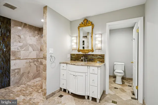 $1,250,000 | 437 Windrow Clusters Drive, Moorestown, NJ 08057