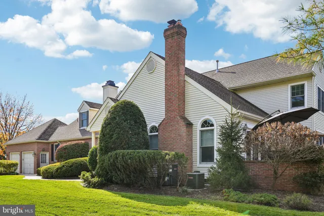 $1,250,000 | 437 Windrow Clusters Drive, Moorestown, NJ 08057