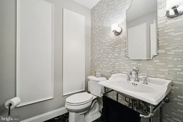 $1,250,000 | 437 Windrow Clusters Drive, Moorestown, NJ 08057