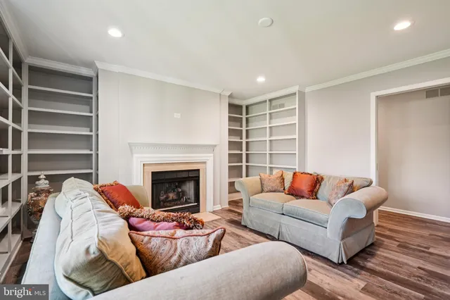 $1,250,000 | 437 Windrow Clusters Drive, Moorestown, NJ 08057