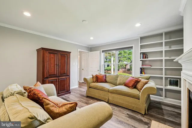 $1,250,000 | 437 Windrow Clusters Drive, Moorestown, NJ 08057