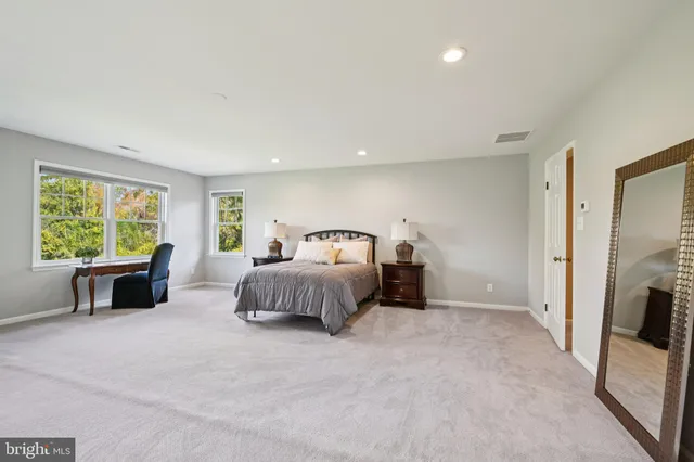 $1,250,000 | 437 Windrow Clusters Drive, Moorestown, NJ 08057