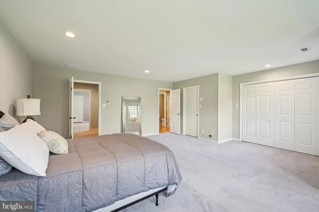 $1,250,000 | 437 Windrow Clusters Drive, Moorestown, NJ 08057