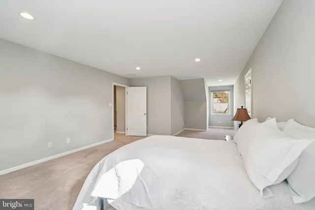 $1,250,000 | 437 Windrow Clusters Drive, Moorestown, NJ 08057