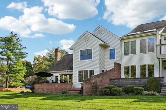 $1,250,000 | 437 Windrow Clusters Drive, Moorestown, NJ 08057