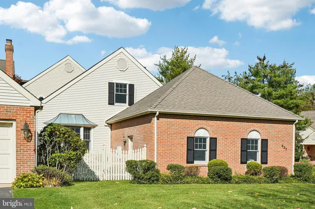 $1,250,000 | 437 Windrow Clusters Drive, Moorestown, NJ 08057