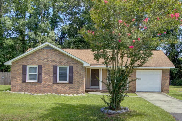 $2,300 | 443 Robin Drive, Goose Creek, SC 29445