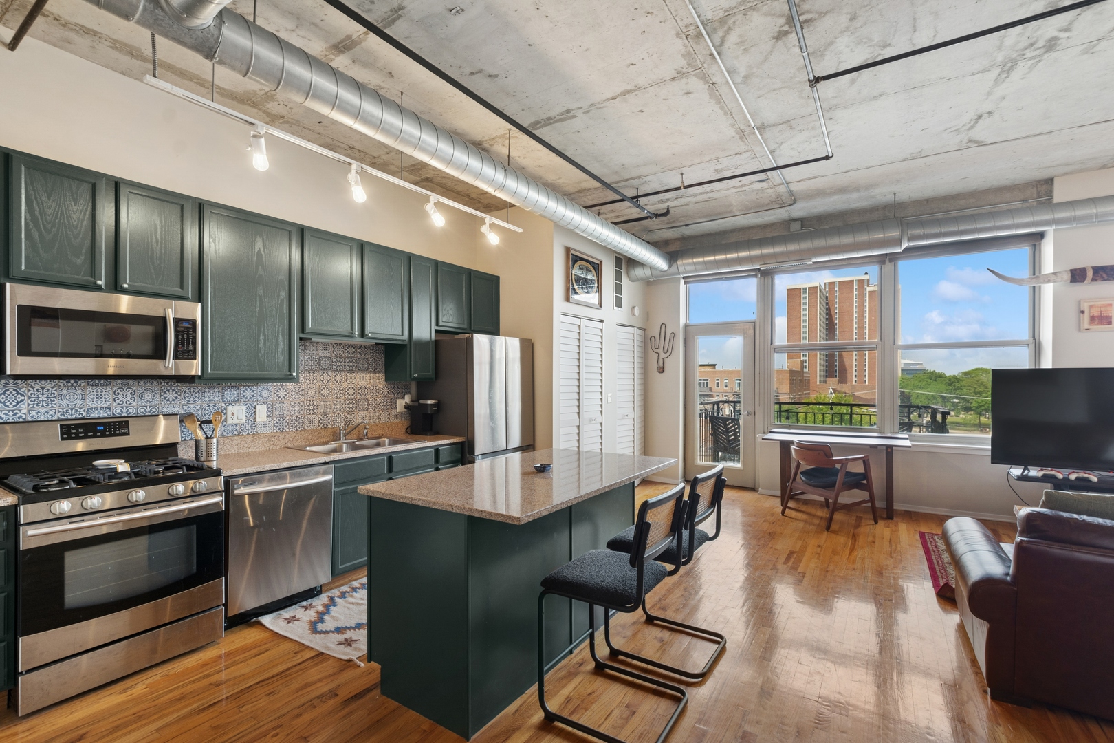 6 South Laflin Street, Unit 518 Chicago, IL 60607 - Photo 3 of 15