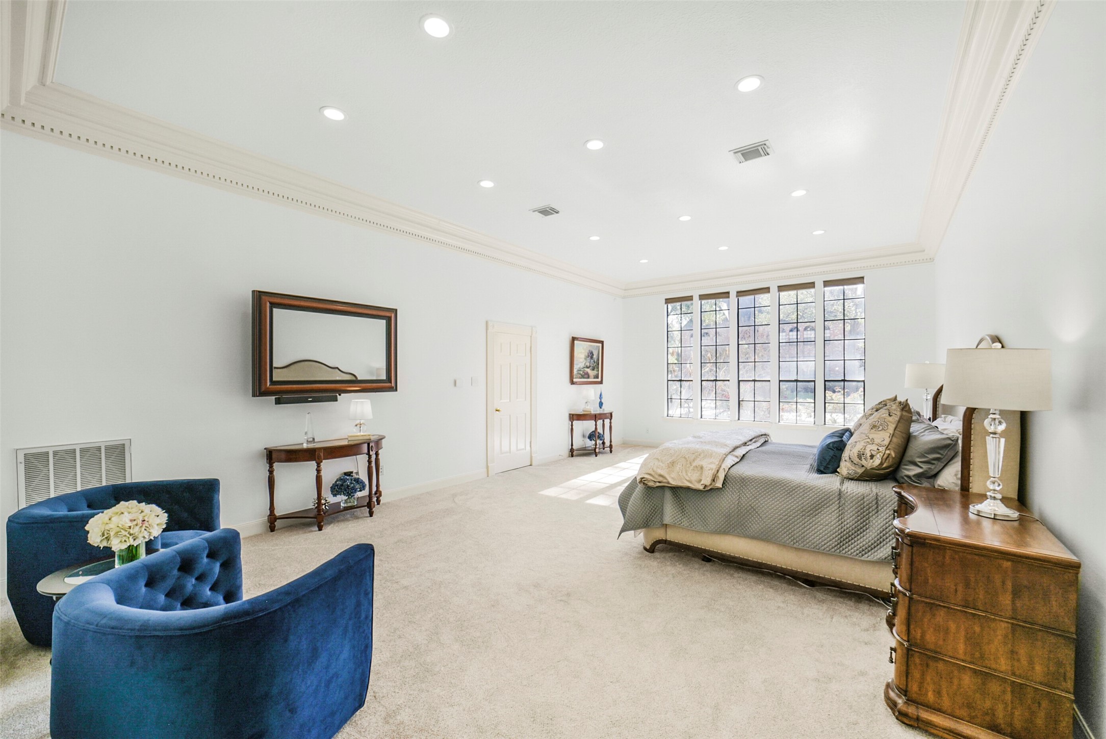 17302 Atherington Place Spring, TX 77379 - Photo 24 of 50 Enormous primary suite!