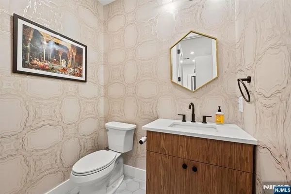 $1,075,000 | 34 Manhattan Avenue, Unit 2, Jersey City, NJ 07307
