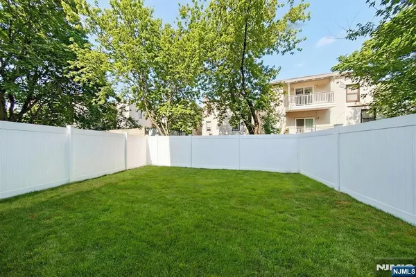$1,075,000 | 34 Manhattan Avenue, Unit 2, Jersey City, NJ 07307