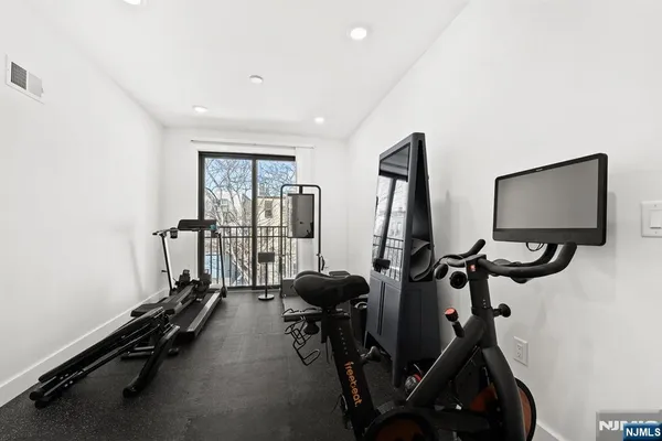 $1,075,000 | 34 Manhattan Avenue, Unit 2, Jersey City, NJ 07307