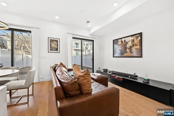 $1,075,000 | 34 Manhattan Avenue, Unit 2, Jersey City, NJ 07307