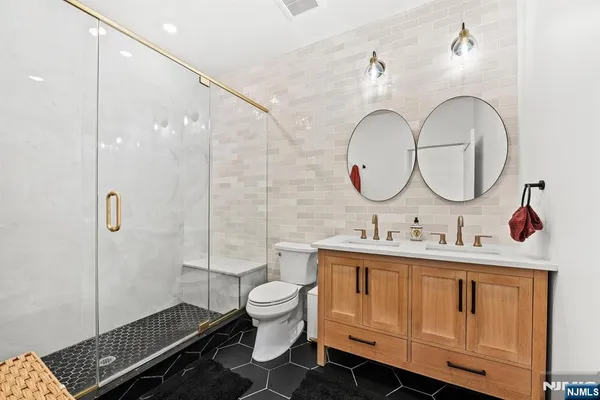$1,075,000 | 34 Manhattan Avenue, Unit 2, Jersey City, NJ 07307