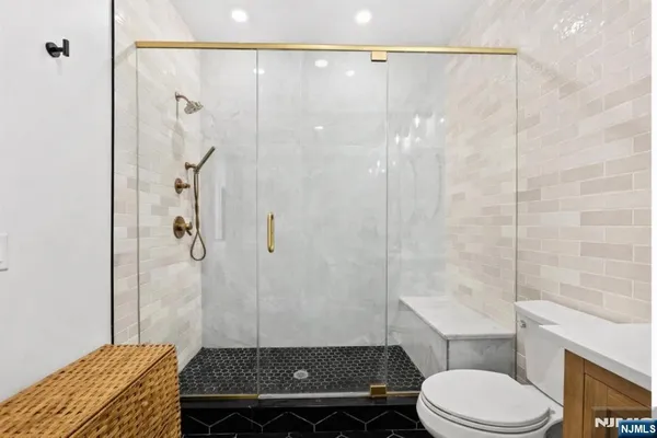 $1,075,000 | 34 Manhattan Avenue, Unit 2, Jersey City, NJ 07307