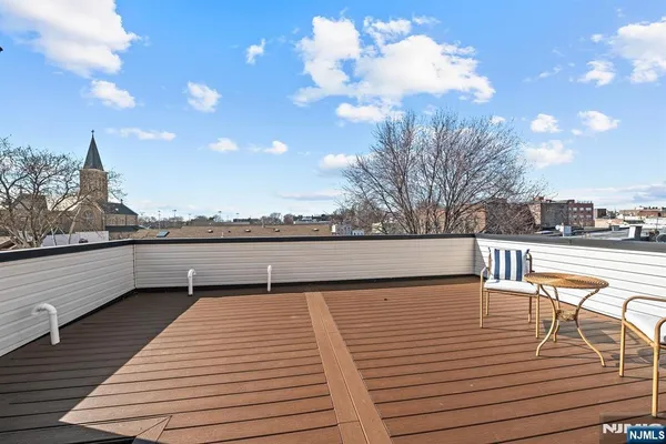 $1,075,000 | 34 Manhattan Avenue, Unit 2, Jersey City, NJ 07307