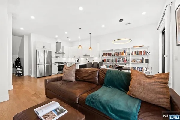 $1,075,000 | 34 Manhattan Avenue, Unit 2, Jersey City, NJ 07307