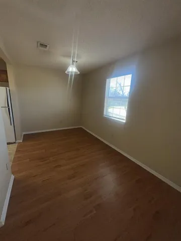 $1,150 | 125 Northeast Johnson Avenue, Unit 30, Burleson, TX 76028