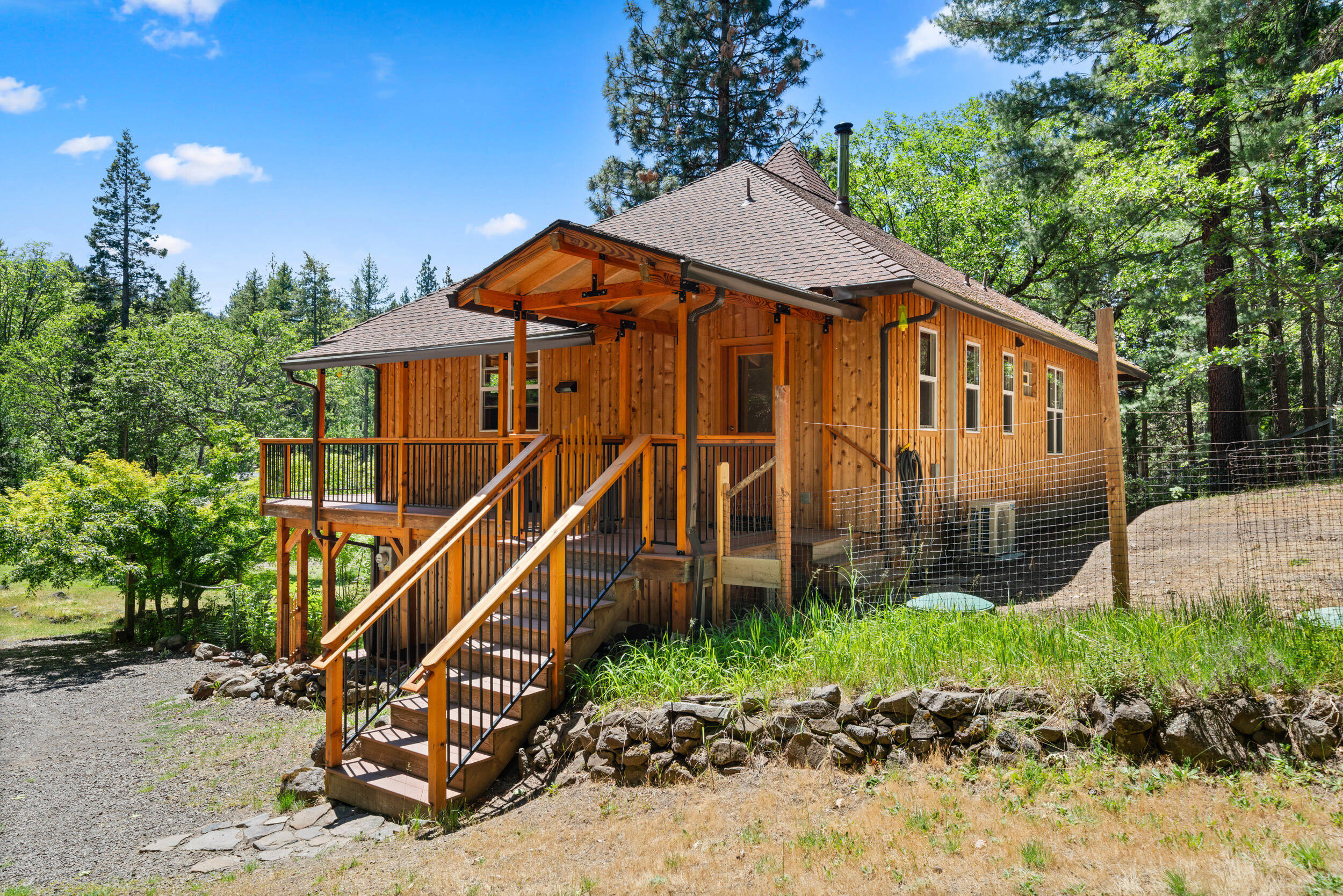 1700 Tyler Creek Road Ashland, OR 97520 - Photo 4 of 58