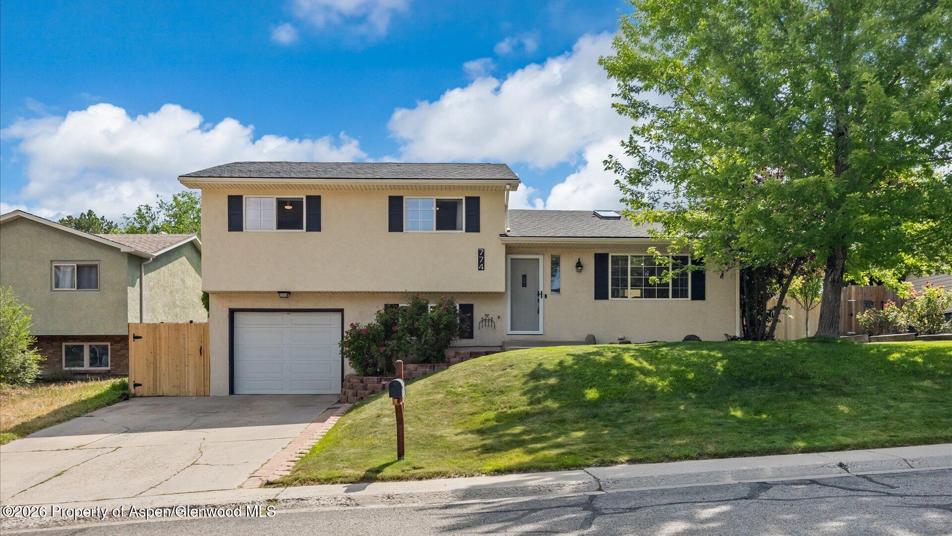 01-774 Buckeye Court-1