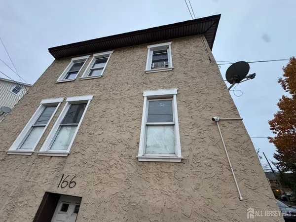 $3,000 | 166 Throop Avenue, New Brunswick, NJ 08901
