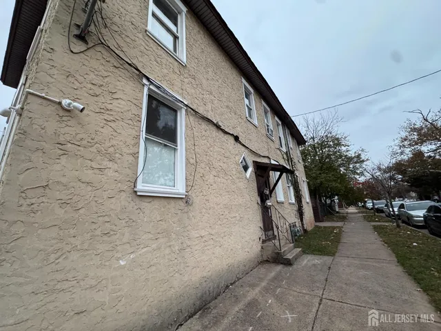 $3,200 | 166 Throop Avenue, New Brunswick, NJ 08901