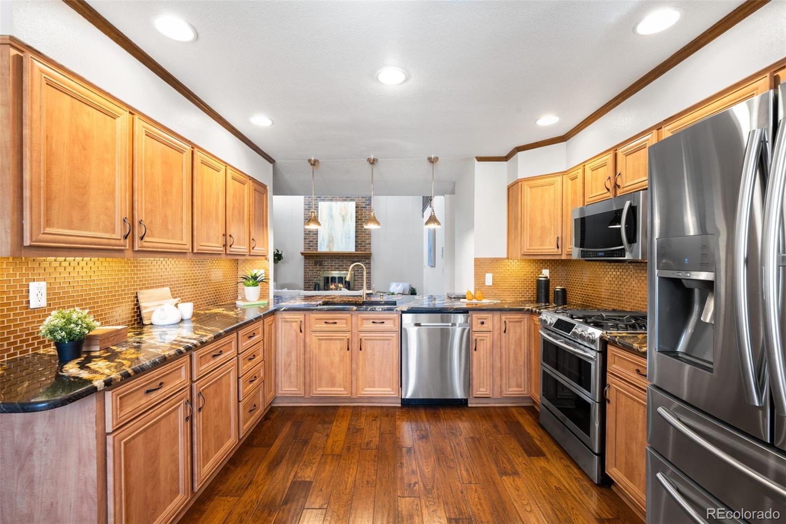 4641 South Perry Way Denver, CO 80236 - Photo 8 of 39