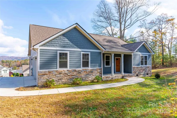 $569,000 | 2637 Bowden Lane, Hendersonville, NC 28792