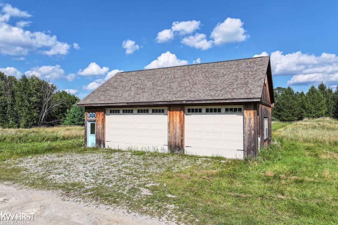 1063 Tinsman Road Fenton, MI 48430 - Photo 44 of 66 50152222-3156f0dc-a500-4c22-b217-4f8dc5ff4a23.JPG