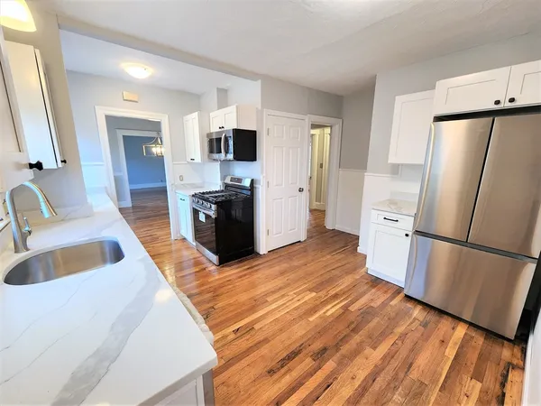 $3,000 | 98 Irving Street, Unit 1, Waltham, MA 02451