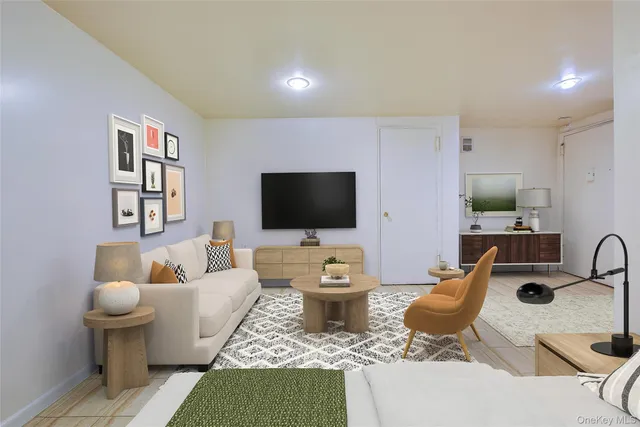 $2,000 | 25 Burns Street, Unit 1A | Forest Hills