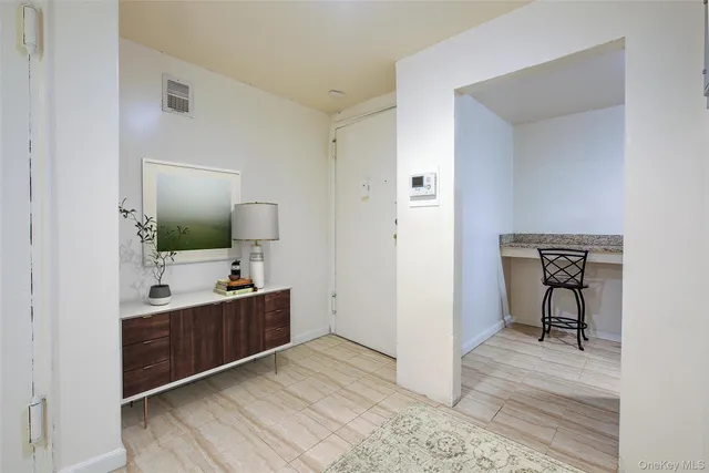 $2,000 | 25 Burns Street, Unit 1A | Forest Hills