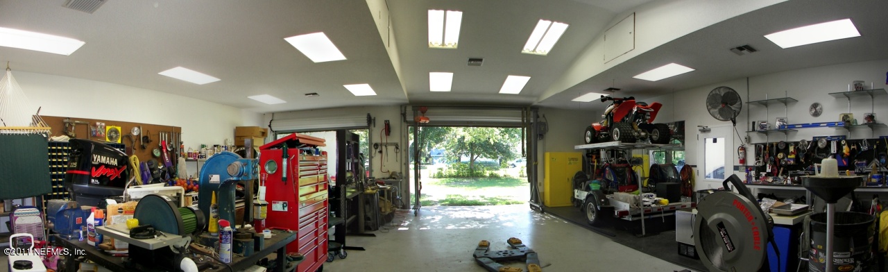 9361 Hipps Road Jacksonville, FL 32222 - Photo 3 of 21 a view of a room with gym equipment