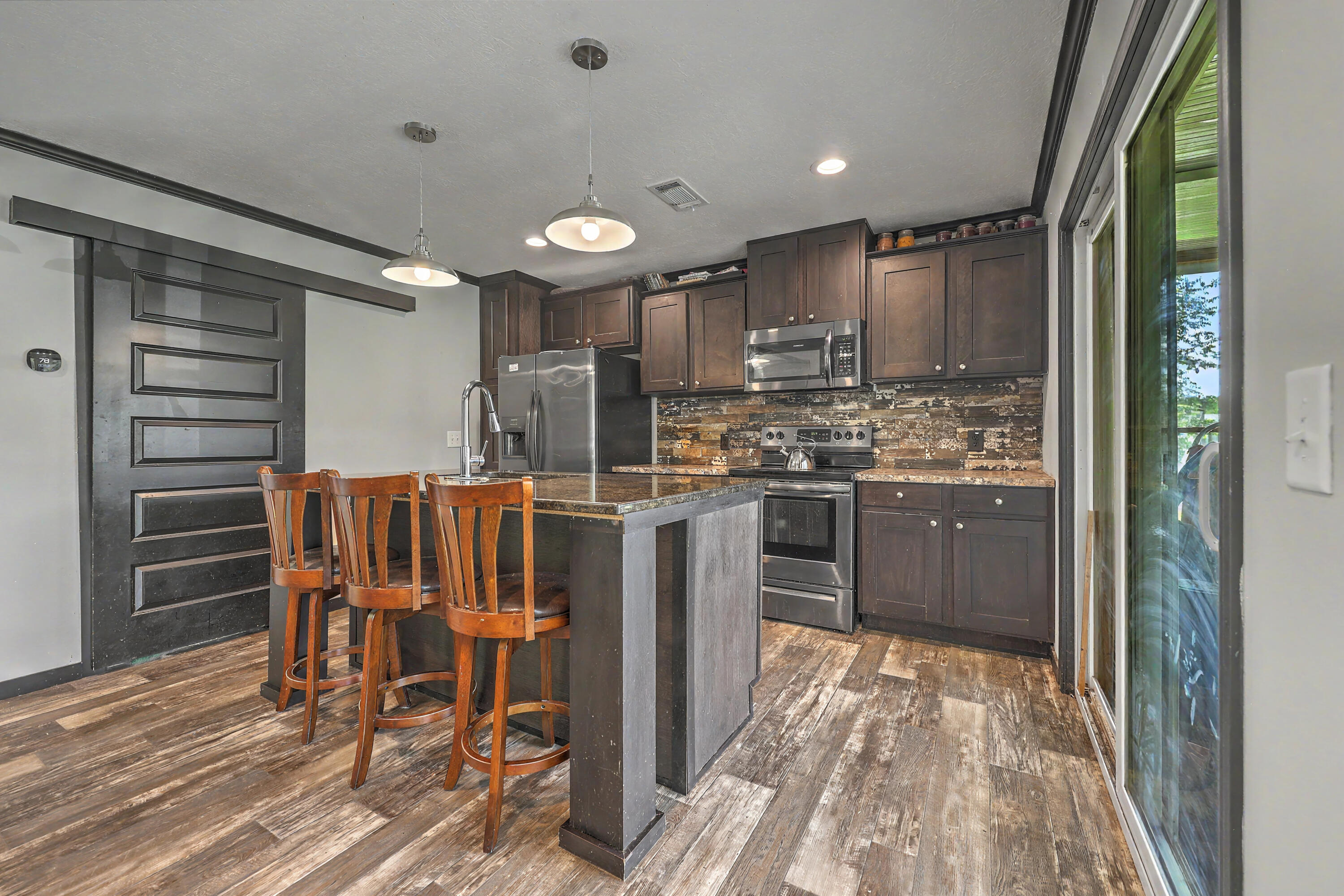 654 Second Texas Road St. George, SC 29477 - Photo 10 of 36 Kitchen