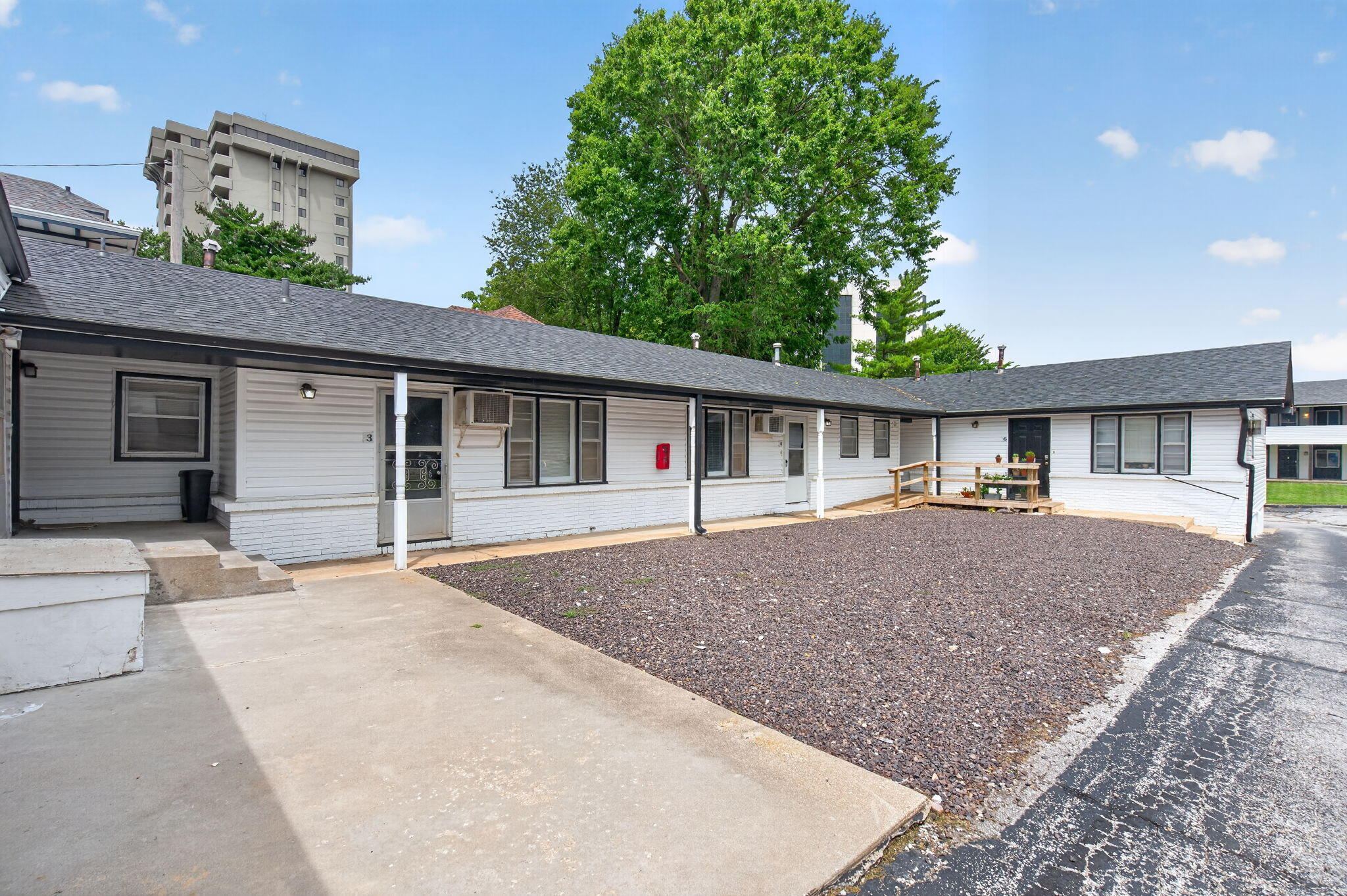 1009 East Walnut Street, Unit 4 Springfield, MO 65806 - Photo 22 of 24 22-web-or-mls-HWJ04693