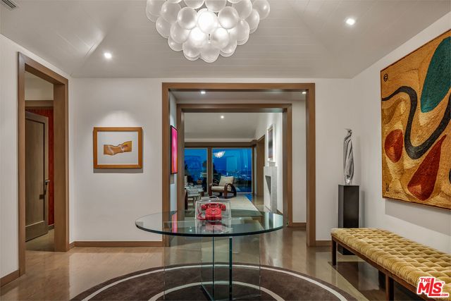 $4,495,000 | 8814 Pinto Place, Los Angeles, CA 90069