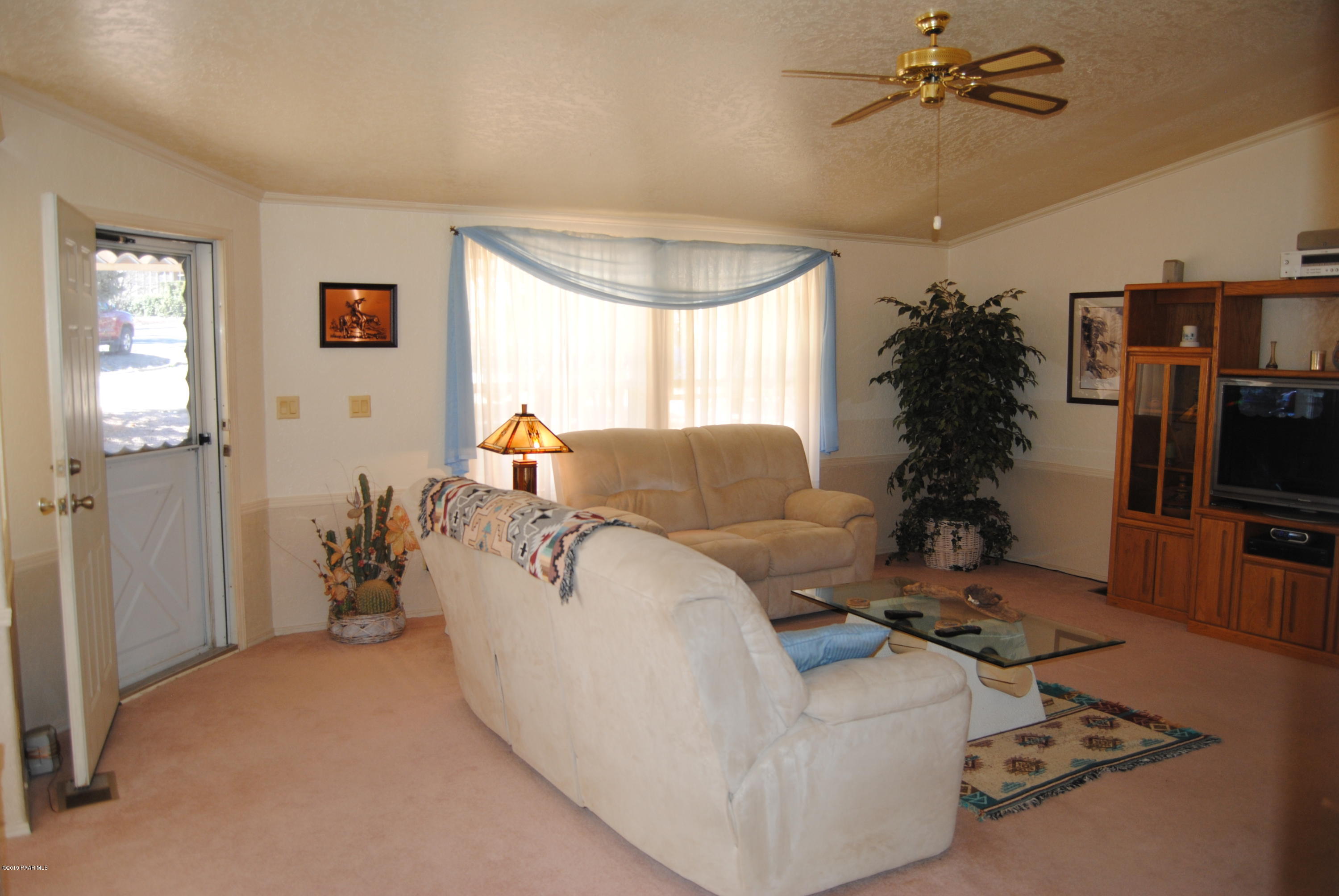 10378 Brahma Road Dewey, AZ 86327 - Photo 12 of 52 012_FrontDoortoLivingRoom