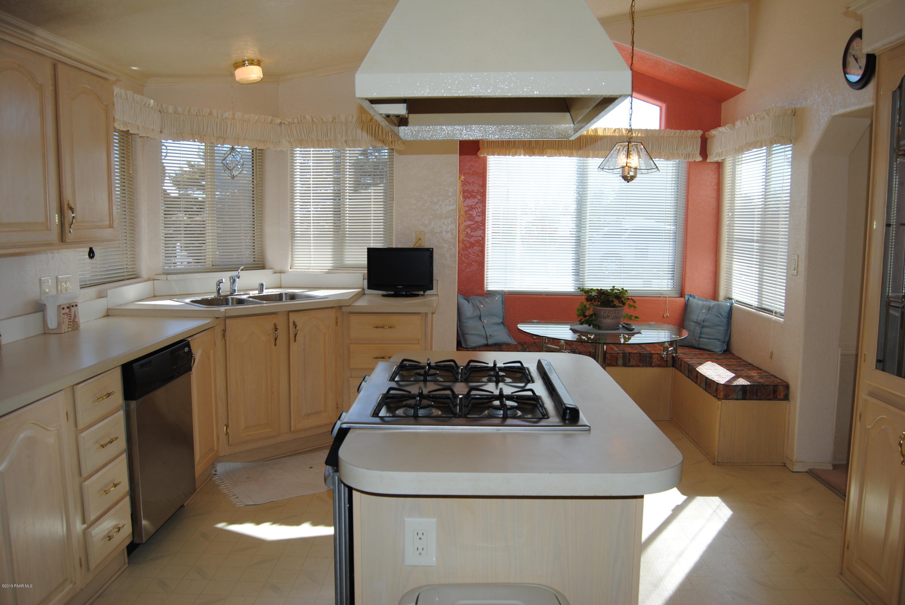 10378 Brahma Road Dewey, AZ 86327 - Photo 20 of 52 020_Kitchen