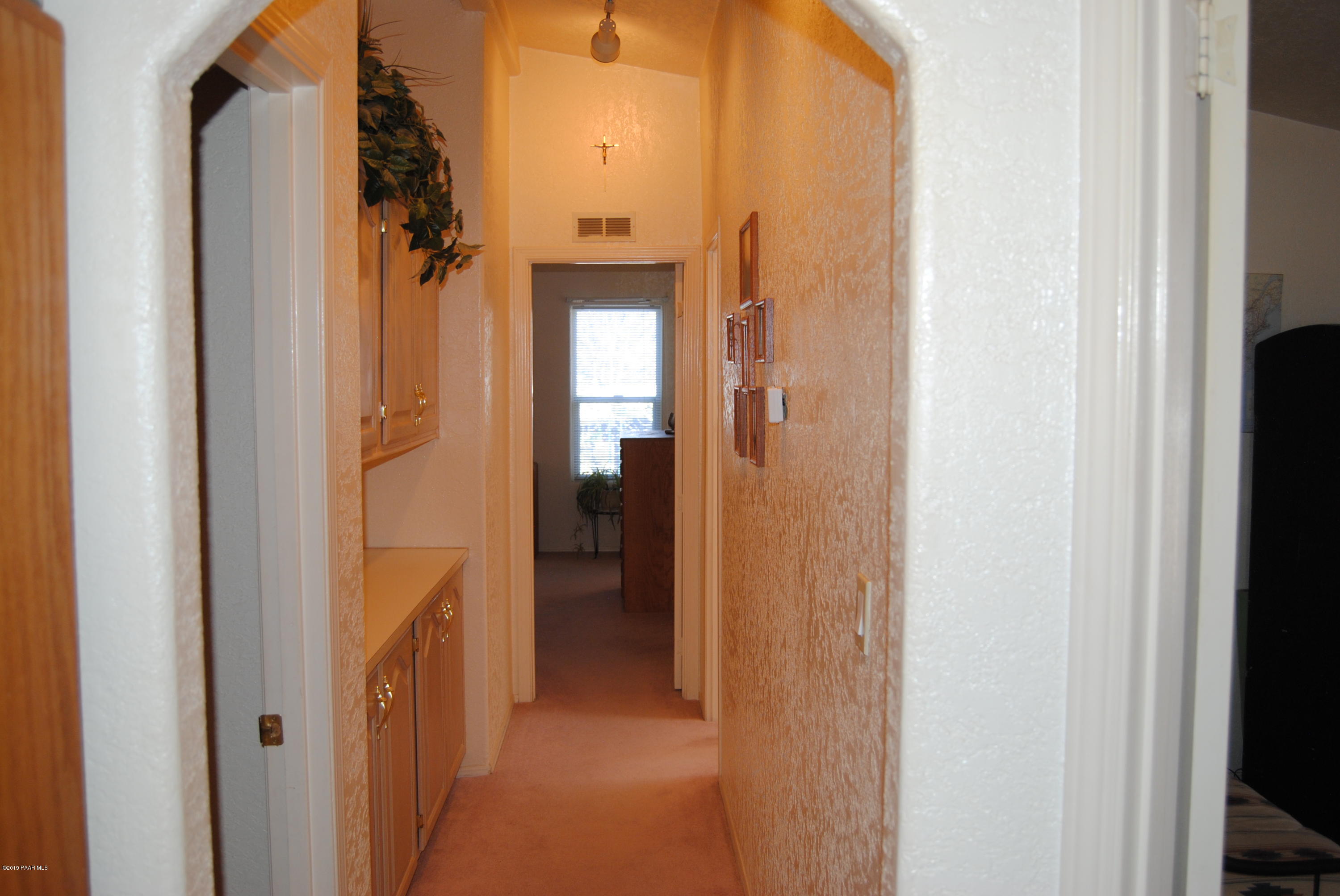 10378 Brahma Road Dewey, AZ 86327 - Photo 32 of 52 032_Hallway