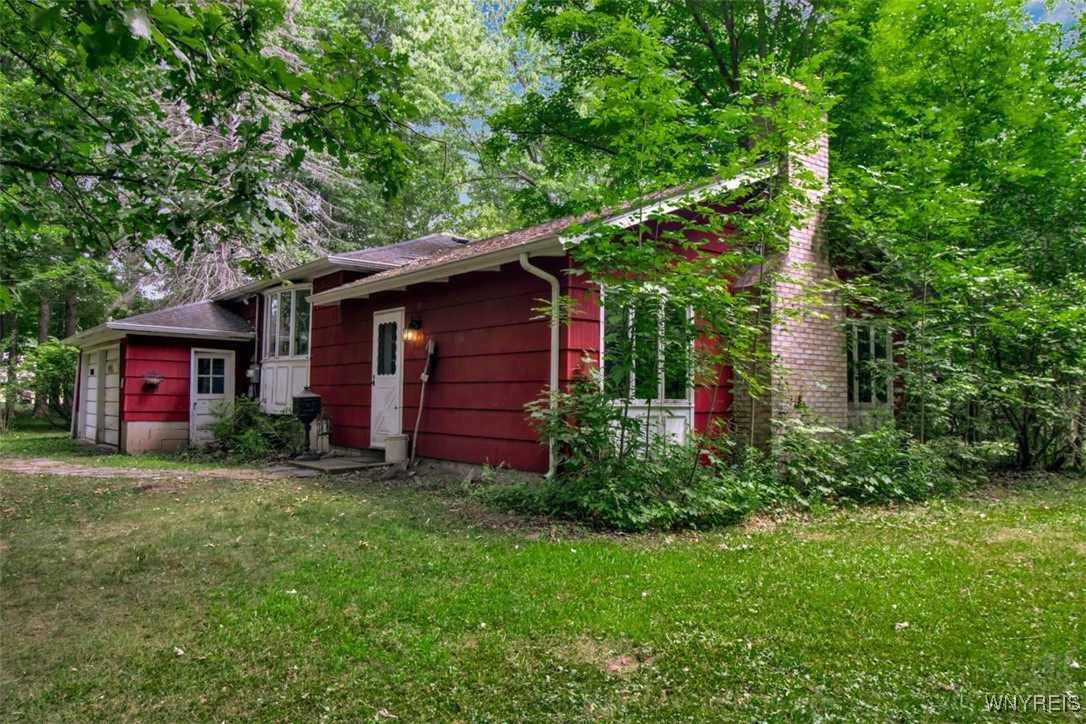 8905 County Road Clarence, NY 14032 - Photo 2 of 26