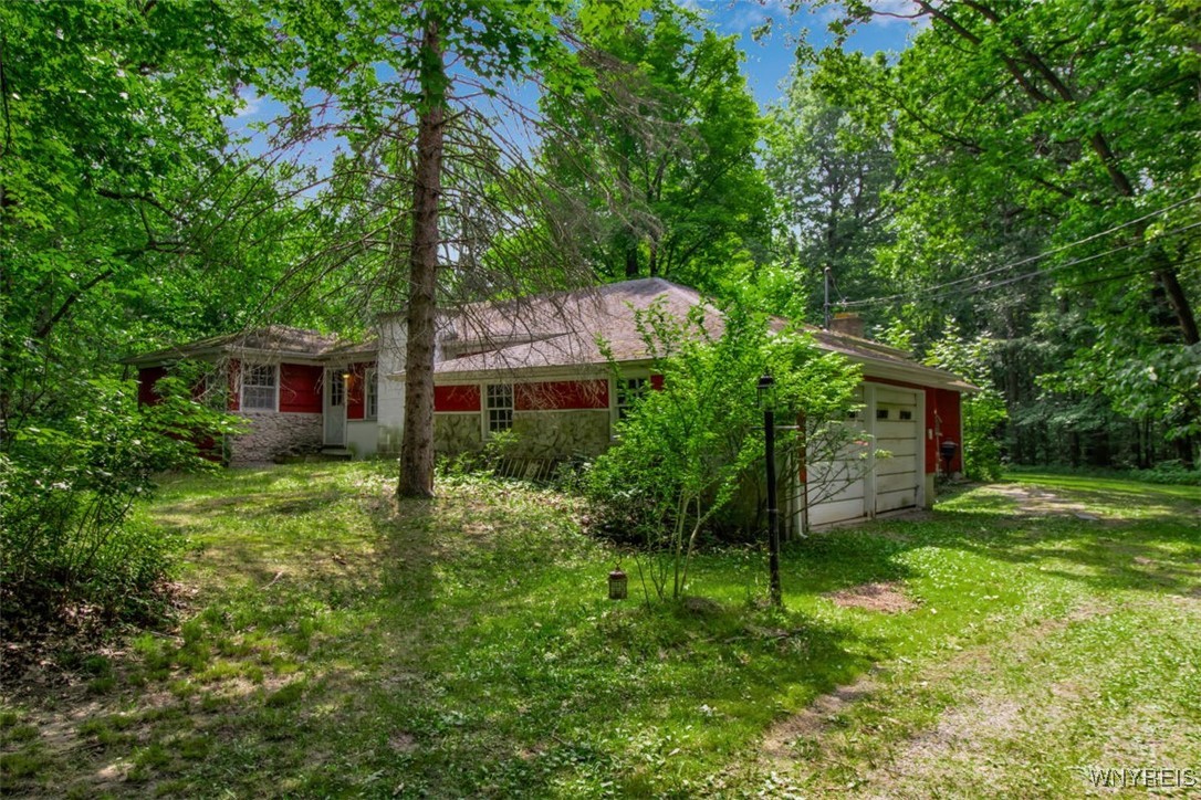 8905 County Road Clarence, NY 14032 - Photo 3 of 26