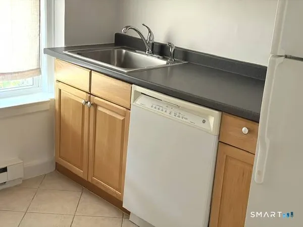 $296,000 | 134 Summer Street, Unit 1B, New Canaan, CT 06840
